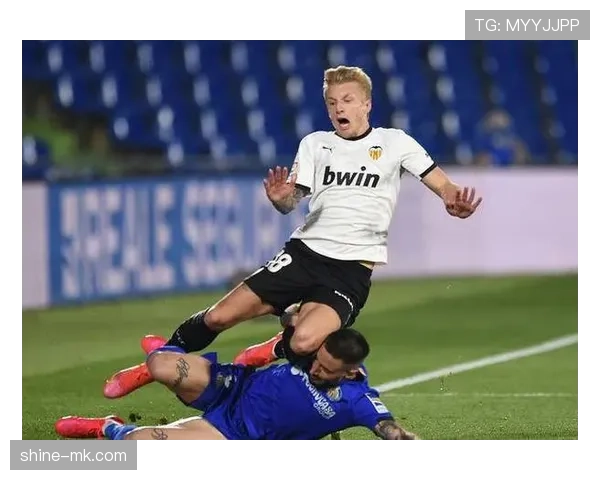 贝蒂斯主场延续不败佳绩，稳健表现点燃球迷热情