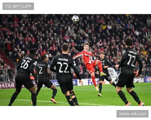 足球史上的惊天逆转：经典翻盘时刻如何重塑赛事格局与球队传奇