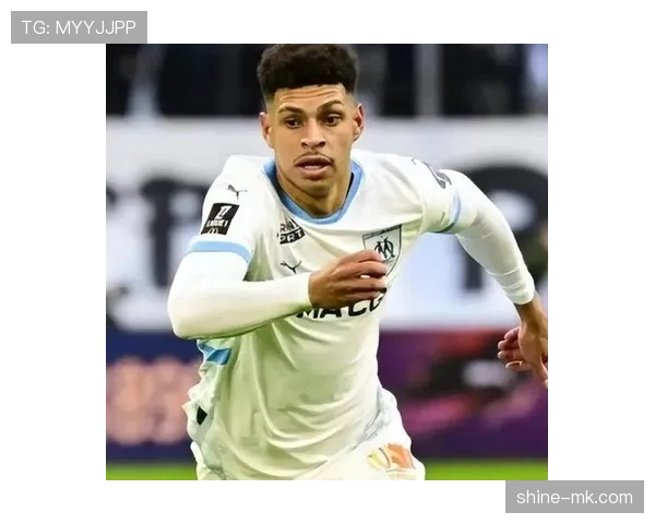 阿什拉夫转会巴黎交易全貌揭秘，表现稳健引发关注